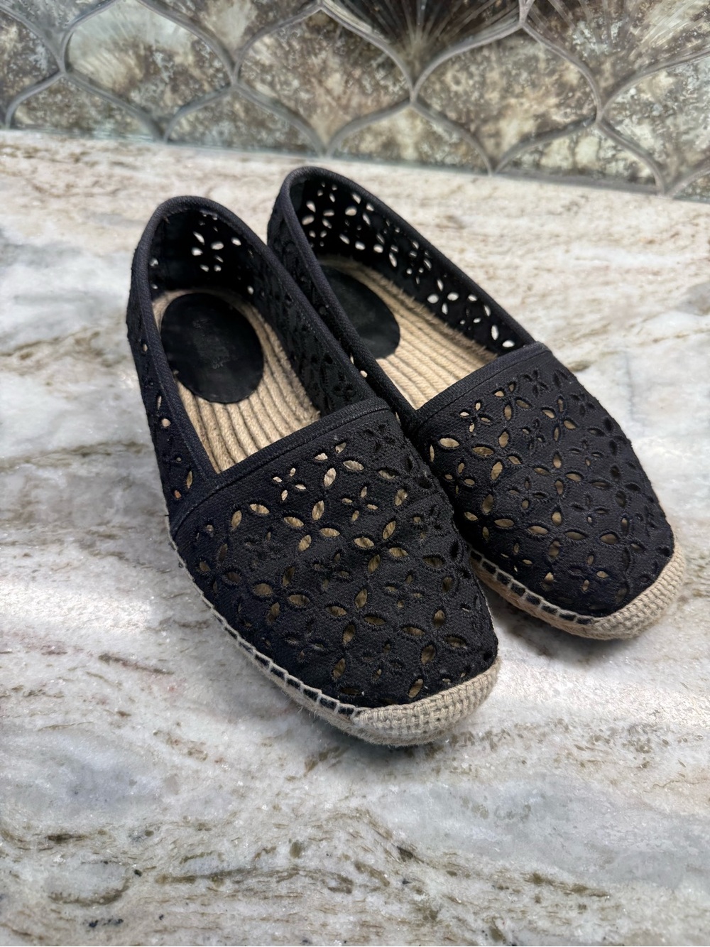 Michael Kors Darci Black Cutout Eyelet Espadrille Slip On Flats Women’s 9 Boho